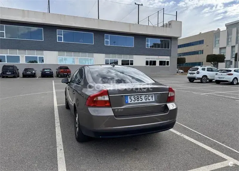 Käytetty Volvo S80 Momentum 185 HP (136 kW) 2008 Peessi Sedan