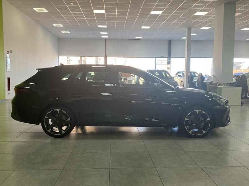 Usado Cupra Leon 150 CV (110 kW) 2025 Negro Familiar