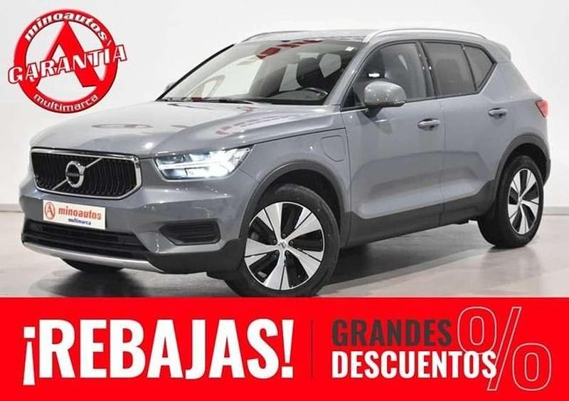 Gris / plata Usado 2020 Volvo XC40 Momentum SUV | 23.890 € (Precio justo) - Imagen 1/4