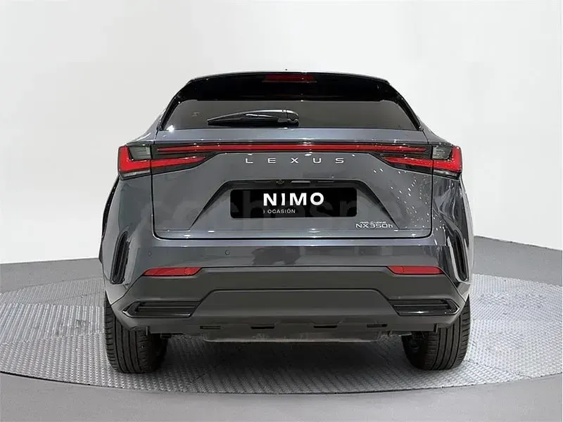 Usado Lexus NX350h Luxury Line 242 CV (177 kW) 2023 Gris / plata SUV