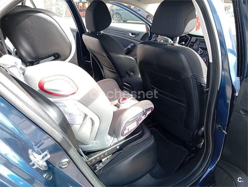 Usado Renault Mégane IV Intens 130 CV (95 kW) 2016 Azul Berlina