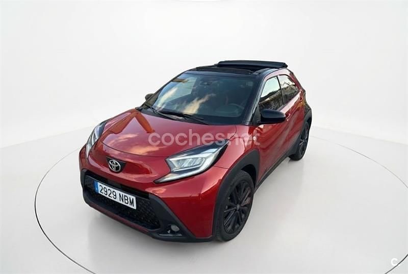 Usado Toyota Aygo X 72 CV (52 kW) 2025 Rojo SUV