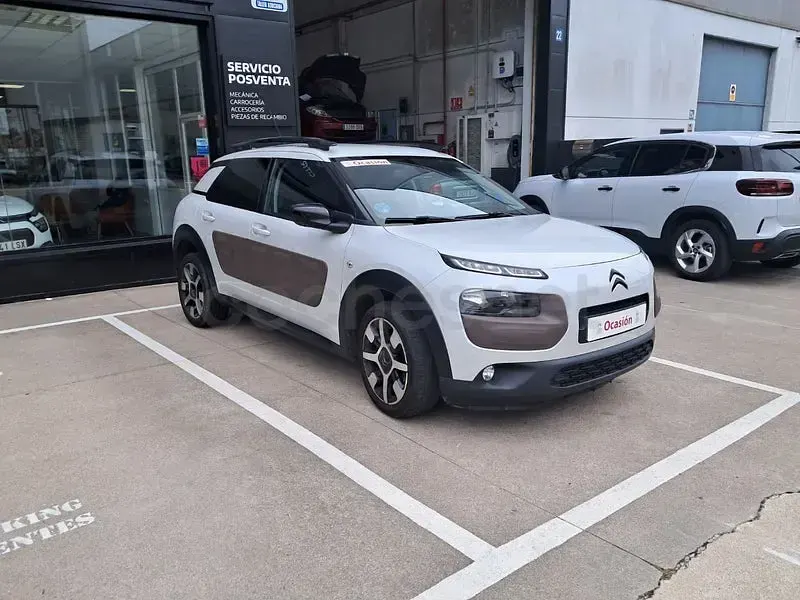 Usado Citroën C4 Cactus Feel 100 CV (73 kW) 2015 Blanco Utilitario