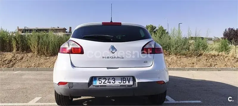 Usado Renault Mégane III LIMITED 95 CV (69 kW) 2014 Blanco Berlina
