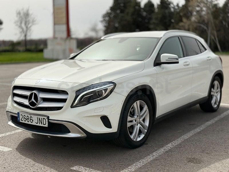 Usado Mercedes GLA200 AMG line 136 CV (100 kW) 2016 Blanco SUV
