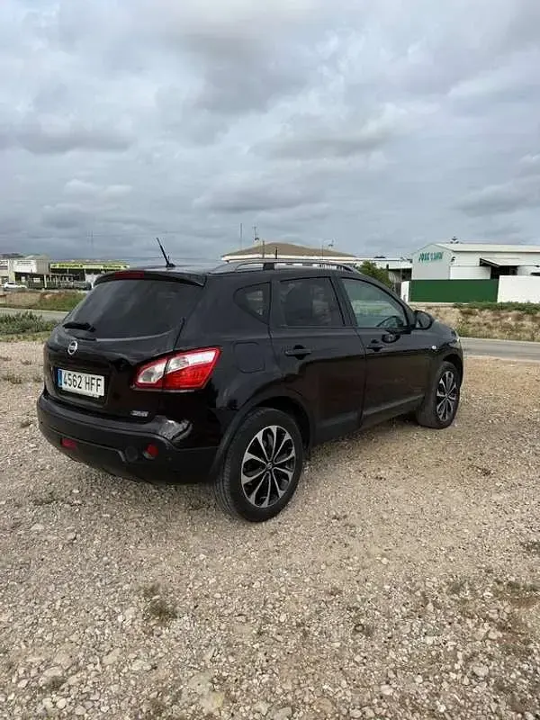 Usado Nissan Qashqai Premium Edition 106 CV (77 kW) 2011 Negro SUV