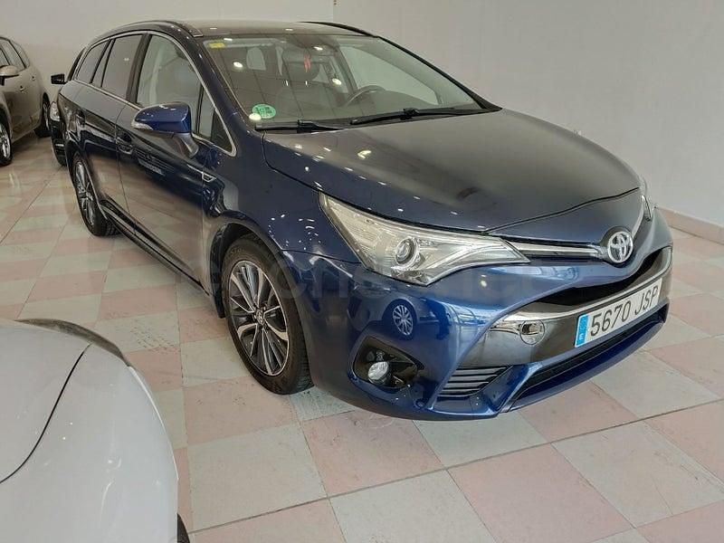 Usado Toyota Avensis Executive 143 CV (105 kW) 2016 Azul Familiar