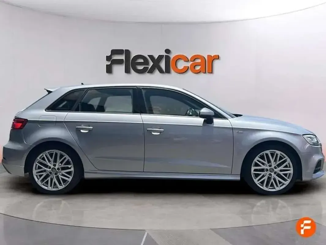Usado Audi A3 Sportback 116 CV (85 kW) 2018 Gris Utilitario