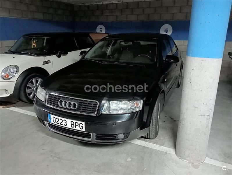 Usado Audi A4 150 CV (110 kW) 2001 Negro Berlina