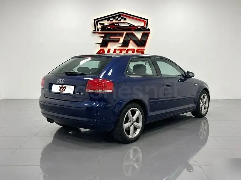Usado Audi A3 Ambition 140 CV (102 kW) 2004 Azul Utilitario