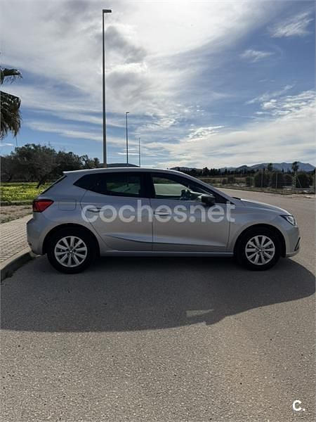 Usado Seat Ibiza XCELLENCE 110 CV (80 kW) 2021 Gris / plata Utilitario