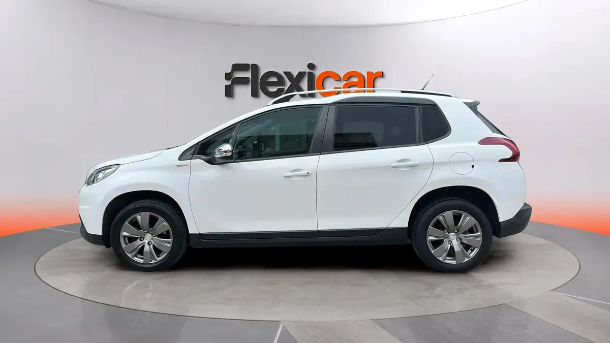 Usado Peugeot 2008 Active 101 CV (74 kW) 2020 Blanco SUV