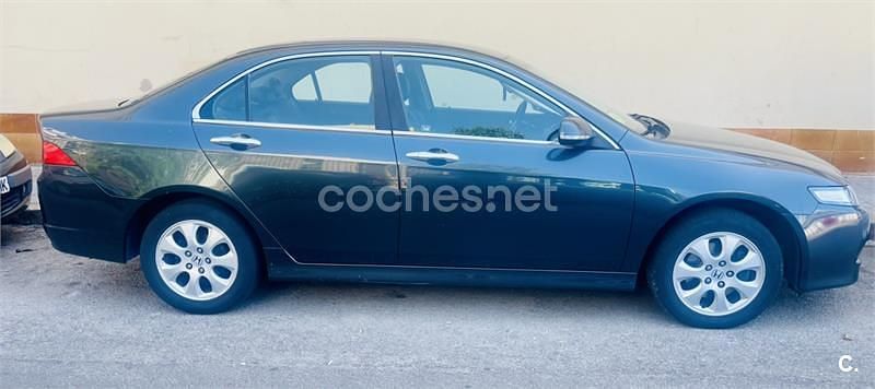 Gris / plata Usado 2006 Honda Accord Executive Berlina | 3200 € (Precio justo) - Imagen 1/2