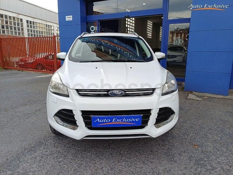 Usado Ford Kuga Titanium 150 CV (110 kW) 2015 Blanco SUV