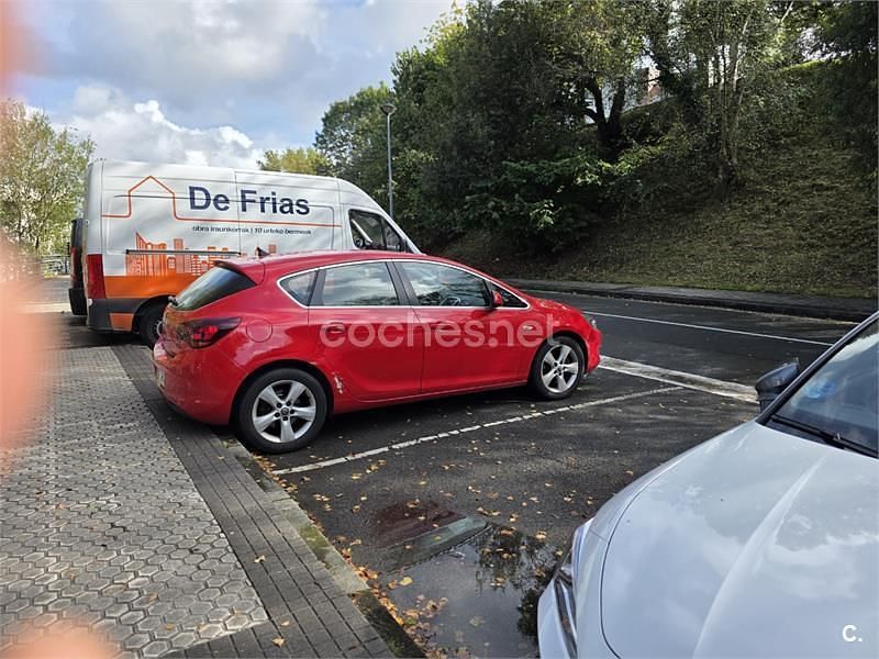 Rojo Usado 2010 Opel Astra Sport Berlina | 4000 € (Precio justo) - Imagen 1/2