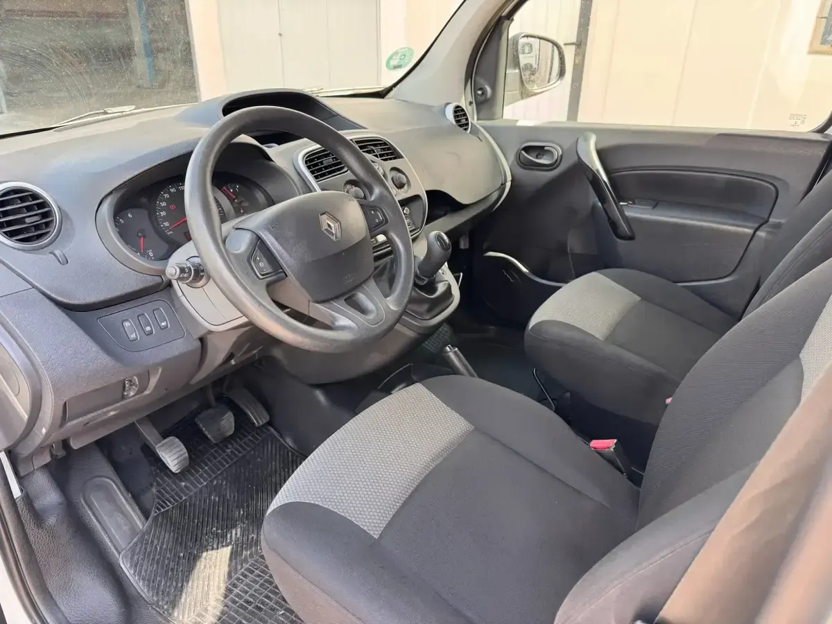 Usado Renault Kangoo 75 CV (55 kW) 2019 Blanco Monovolumen