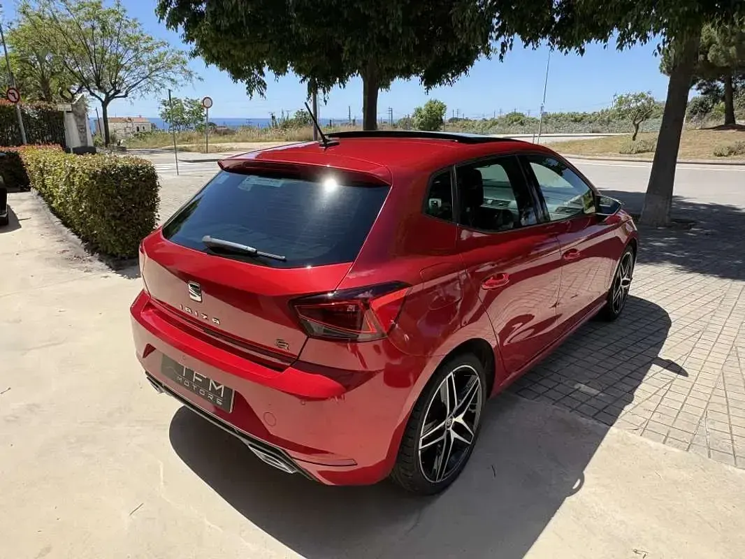 Usado Seat Ibiza FR 116 CV (85 kW) 2019 Rojo Utilitario