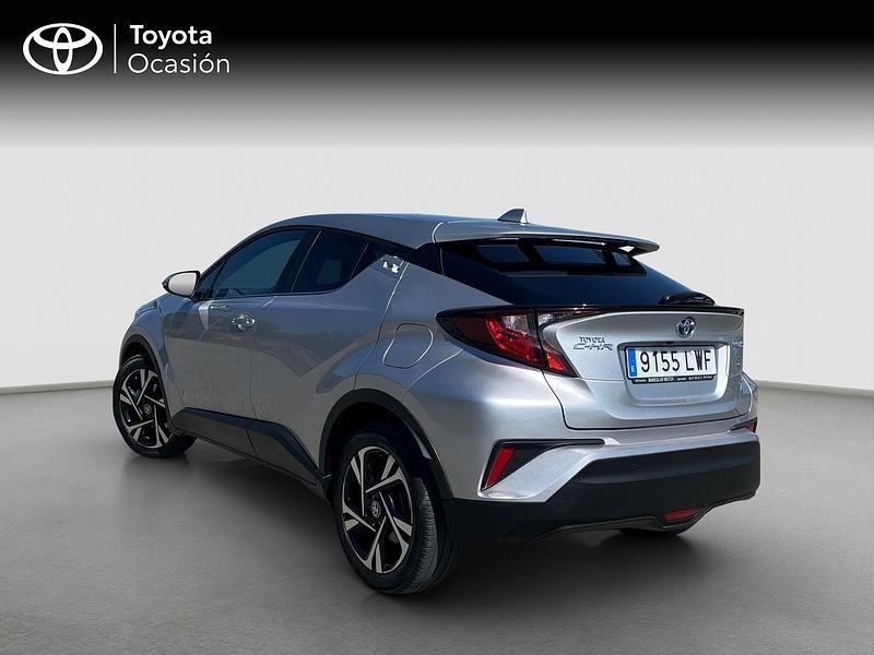 Usado Toyota C-HR Advance 122 CV (89 kW) 2022 Gris / plata SUV