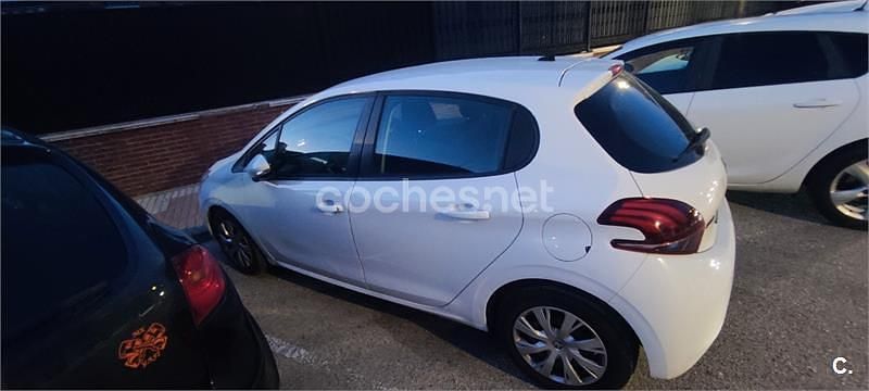 Usado Peugeot 208 99 CV (72 kW) 2019 Blanco Utilitario