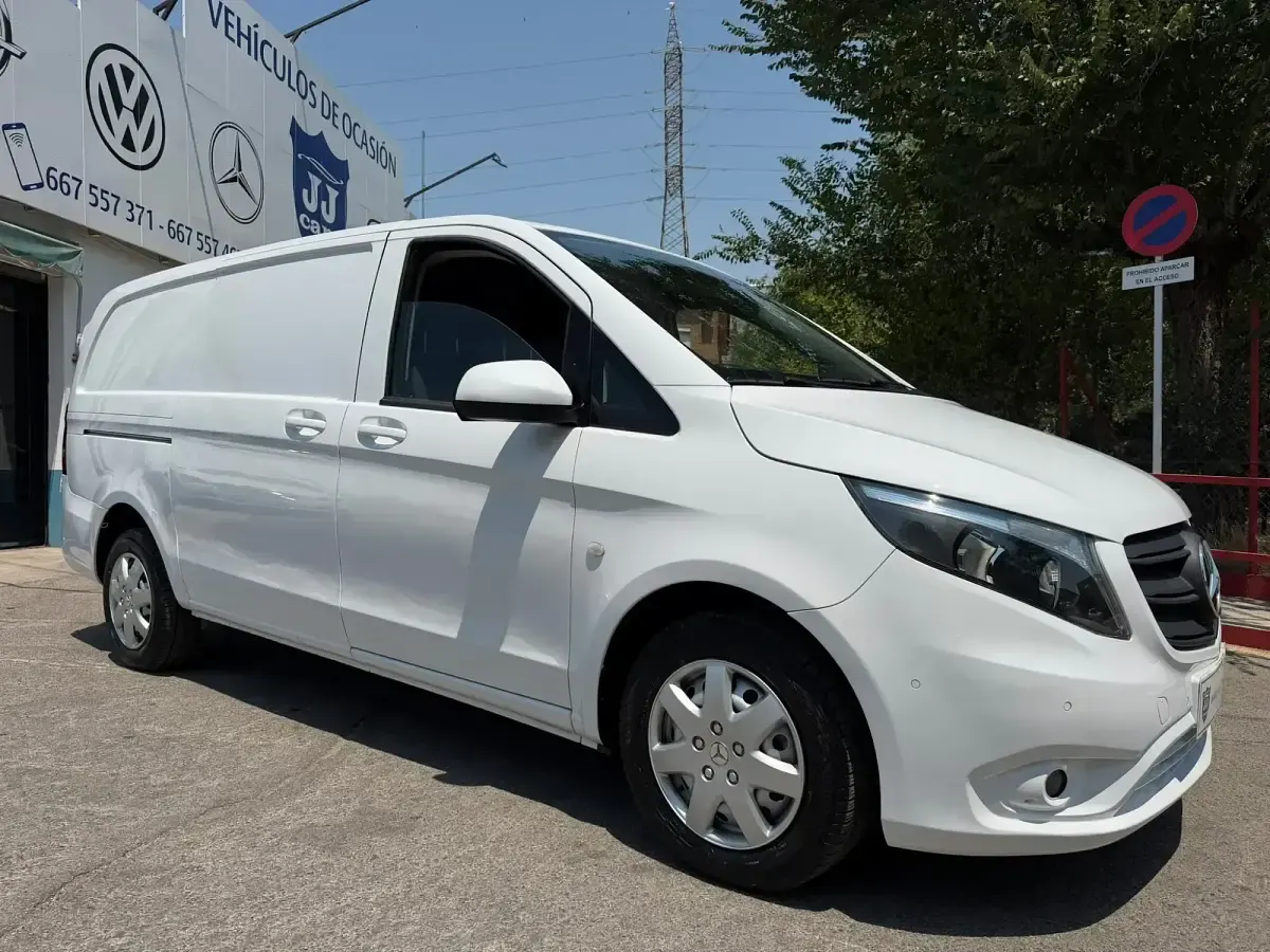 Usado Mercedes Vito 136 CV (100 kW) 2021 Blanco Van