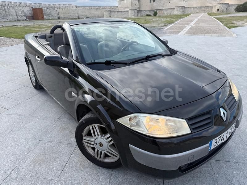 Negro Usado 2005 Renault Mégane Cabriolet Privilege Descapotable | 2800 € (Buen precio) - Imagen 1/4