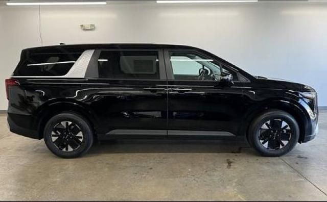 Usado Kia Carnival LX 178 CV (130 kW) 2024 Negro Monovolumen
