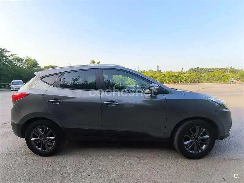 Usado Hyundai ix35 115 CV (84 kW) 2015 Gris / plata SUV