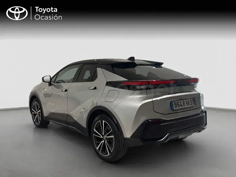 Usado Toyota C-HR 223 CV (164 kW) 2026 Gris / plata SUV