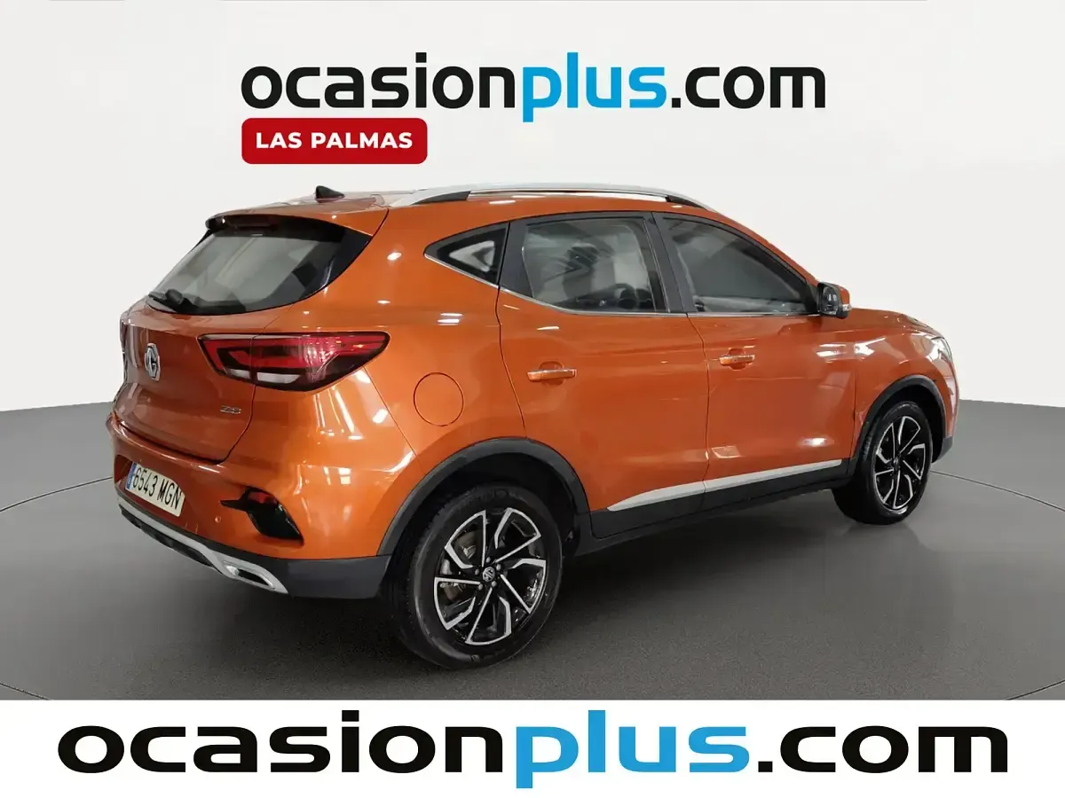 Usado MG ZS Luxury 111 CV (81 kW) 2023 Blanco SUV