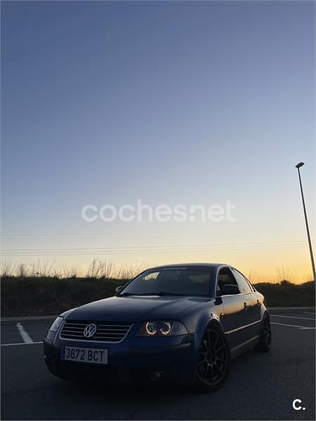 Azul Usado 2000 VW Passat Highline Berlina | 5000 € (Caro) - Imagen 1/4