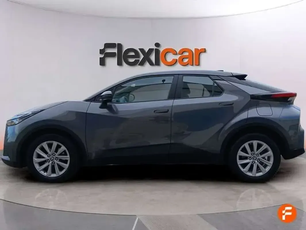 Usado Toyota C-HR Active 140 CV (102 kW) 2024 Gris SUV