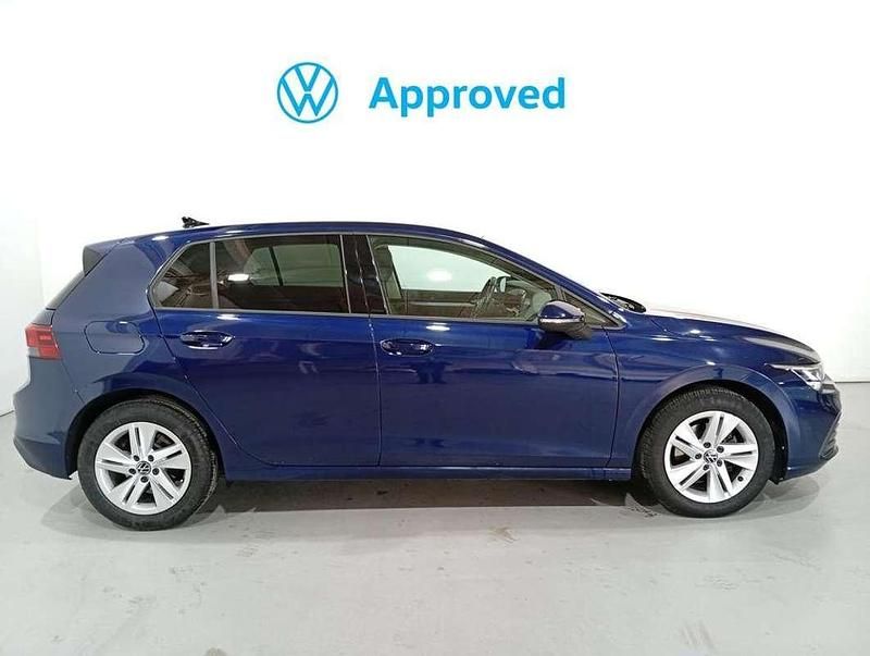 Usado VW Golf VIII Life 131 CV (96 kW) 2021 Azul Utilitario