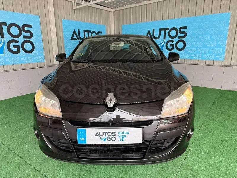 Usado Renault Mégane III Dynamique 110 CV (80 kW) 2010 Negro Berlina