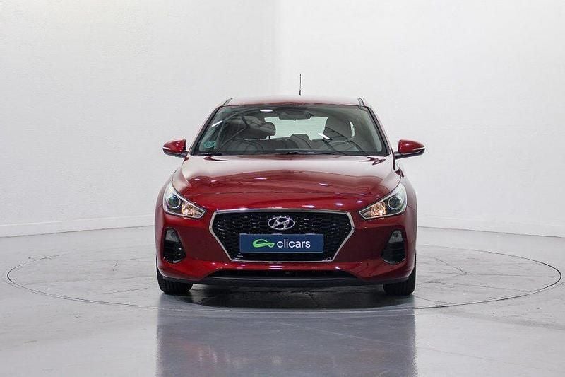 Usado Hyundai i30 95 CV (69 kW) 2018 Rojo Berlina