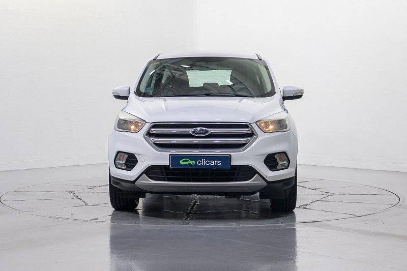 Usado Ford Kuga Trend 150 CV (110 kW) 2018 Blanco SUV