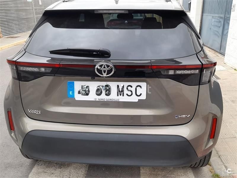 Usado Toyota Yaris Cross Active 116 CV (85 kW) 2024 Verde SUV