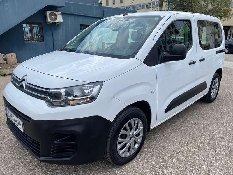 Usado Citroën Berlingo Live 102 CV (75 kW) 2021 Blanco Monovolumen