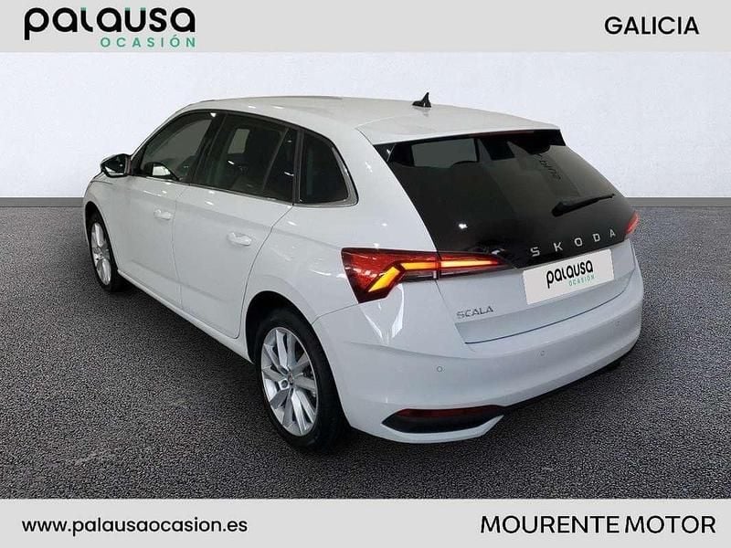 Usado Skoda Scala Selection 116 CV (85 kW) 2024 Blanco Utilitario