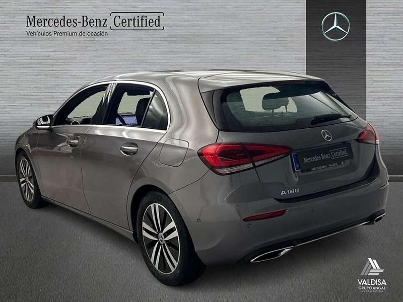 Usado Mercedes A180 136 CV (100 kW) 2022 Berlina