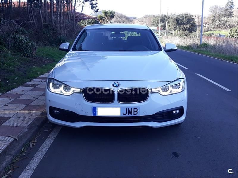 Usado BMW 318 Comfort Edition 150 CV (110 kW) 2016 Blanco Berlina