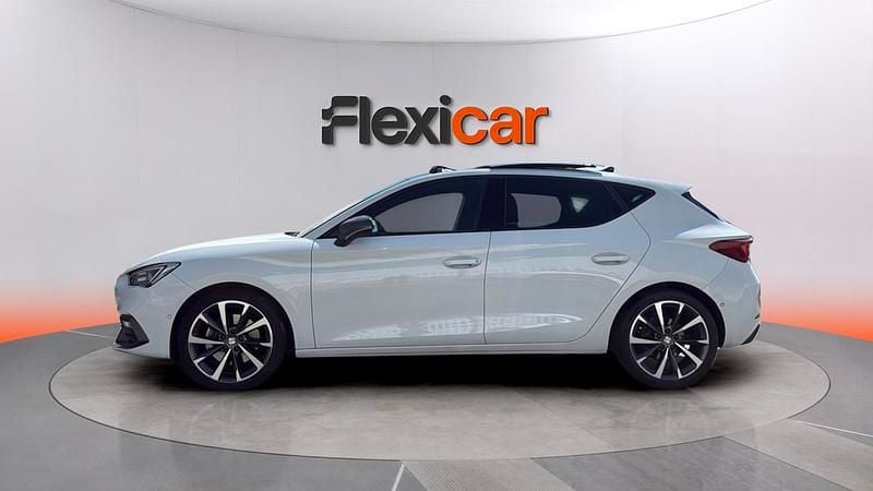 Usado Seat Leon FR 150 CV (110 kW) 2021 Blanco Berlina