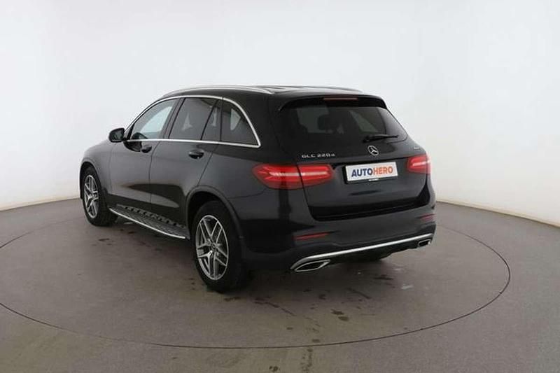 Usado Mercedes GLC220 AMG line 171 CV (125 kW) 2017 Negro SUV