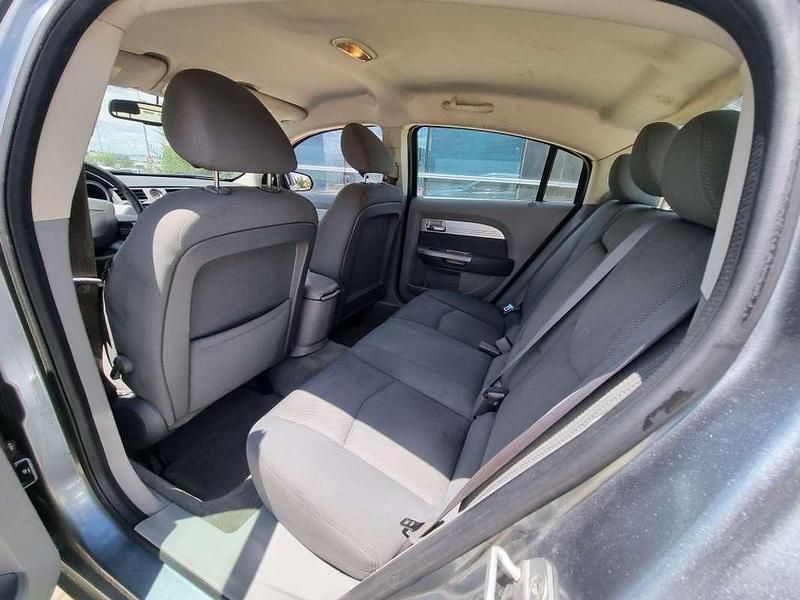 Usado Chrysler Sebring Limited 140 CV (102 kW) 2007 Gris Berlina