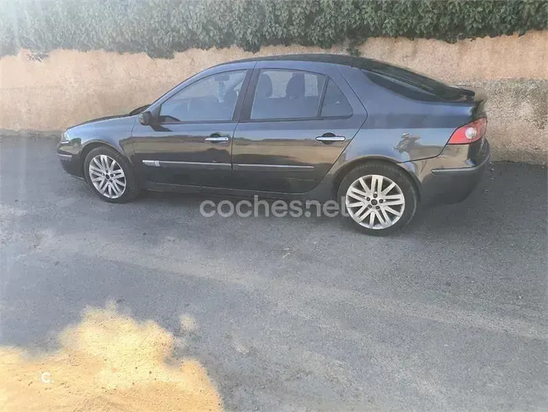 Używany Renault Laguna II Dynamique 135 KM (99 kW) 2006 Niebieski Sedan/Limuzyna