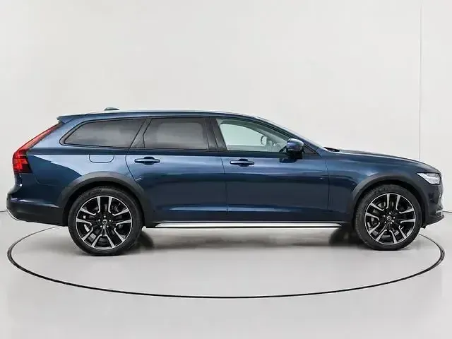 Usado Volvo V90 CC Core 197 CV (144 kW) 2022 Negro Familiar
