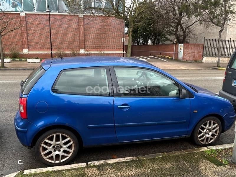 Usado VW Polo GT 100 CV (73 kW) 2004 Azul Utilitario