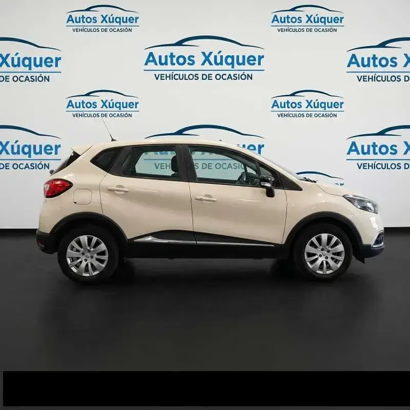 Usado Renault Captur LIMITED 90 CV (66 kW) 2016 Beige SUV