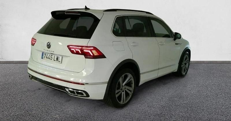 Usado VW Tiguan R-line 150 CV (110 kW) 2022 SUV