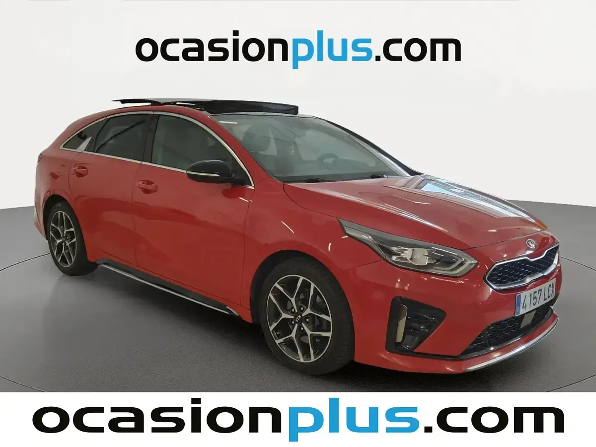 Usado Kia ProCeed GT-Line 140 CV (102 kW) 2019 Rojo Familiar