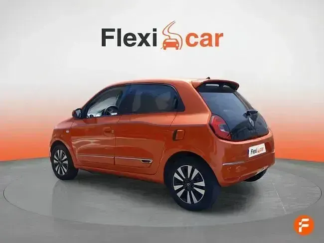 Usado Renault Twingo Techno 59 kW (81 CV) 2022 Naranja Utilitario